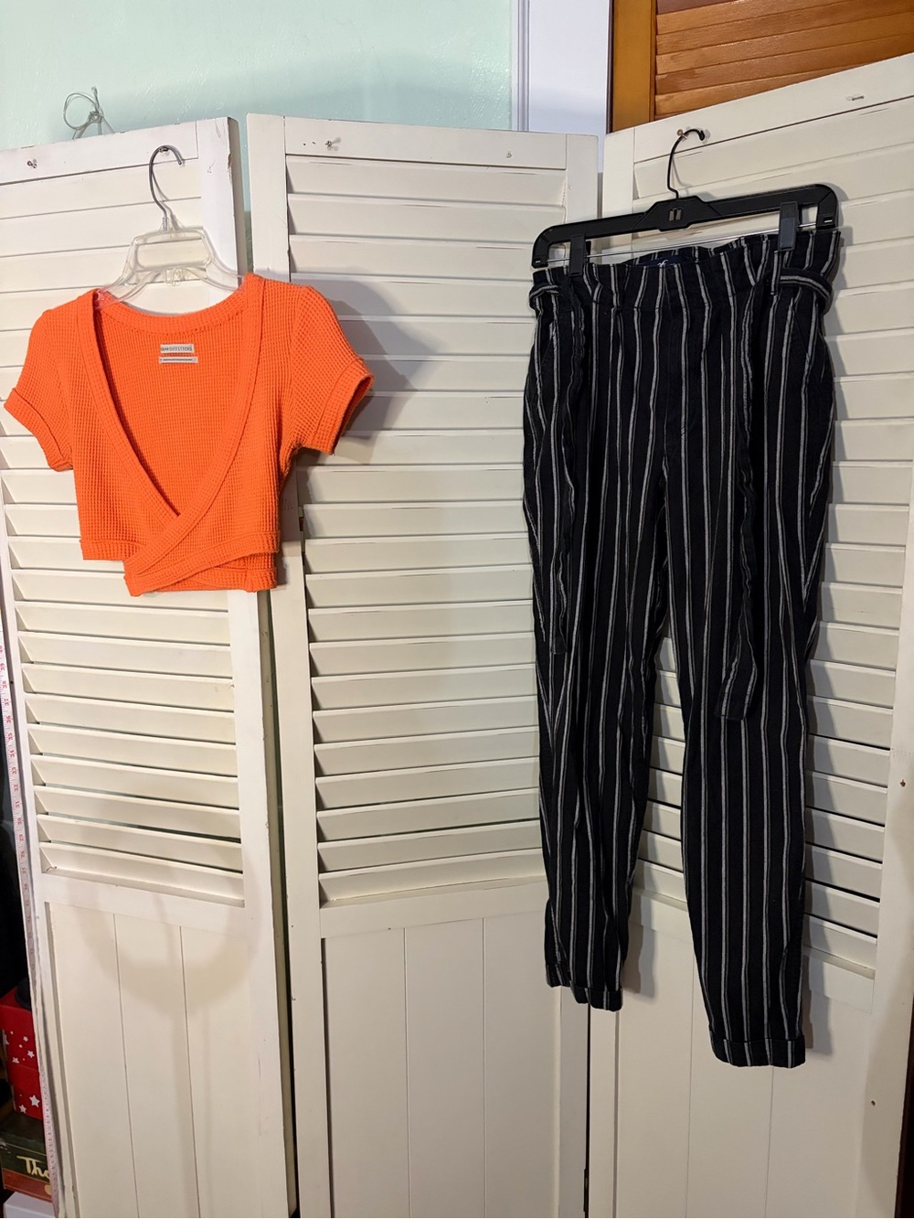 Two piece outfit including Hollister pants and an Urban Outfitters top